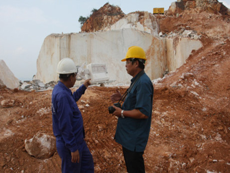 Nghệ An: Doanh nghiệp "sống chết mặc bay"...